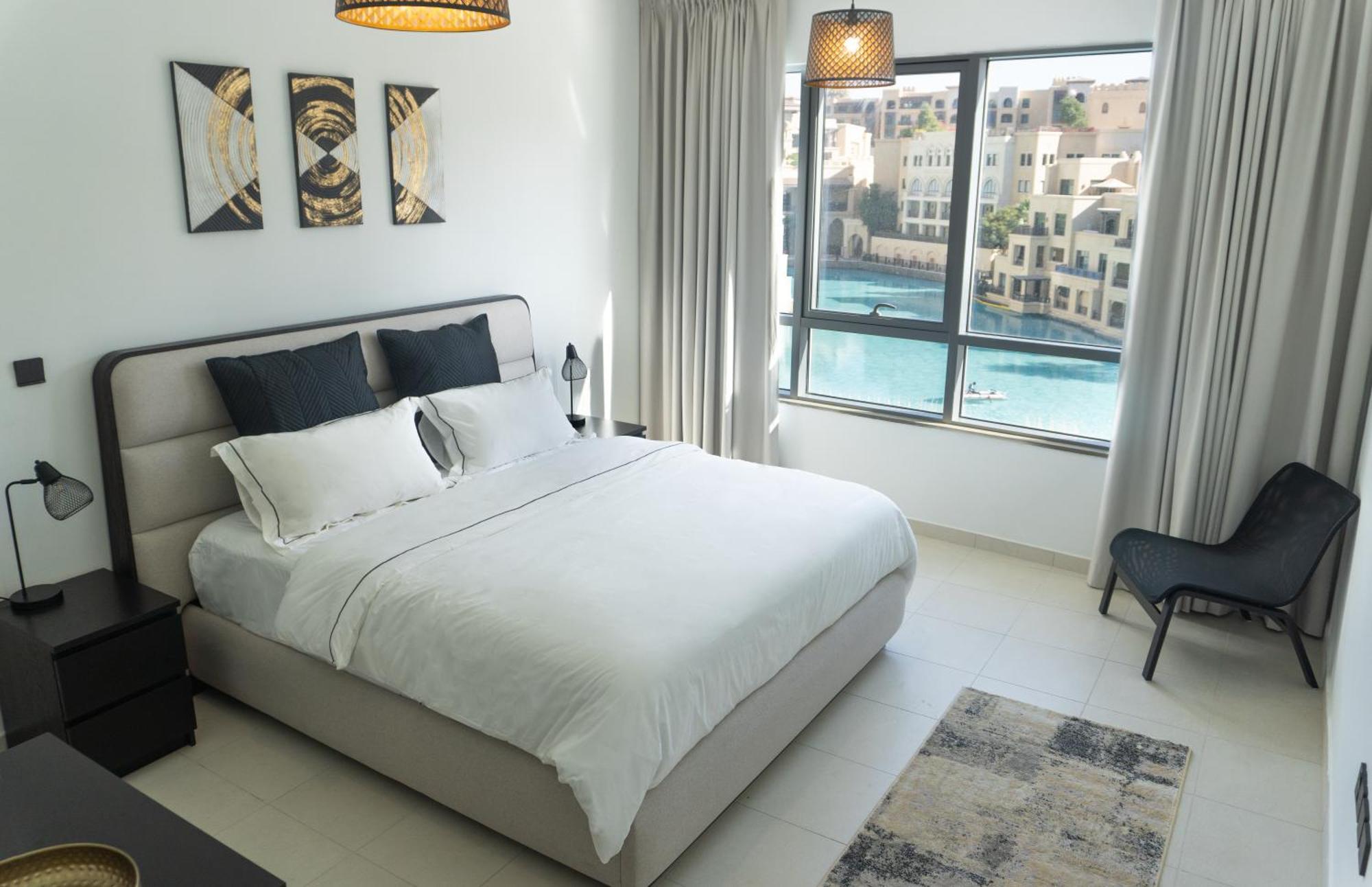 Апартаменты Downtown Oasis, Burj Khalifa Views, Luxury Amenities Дубай Экстерьер фото