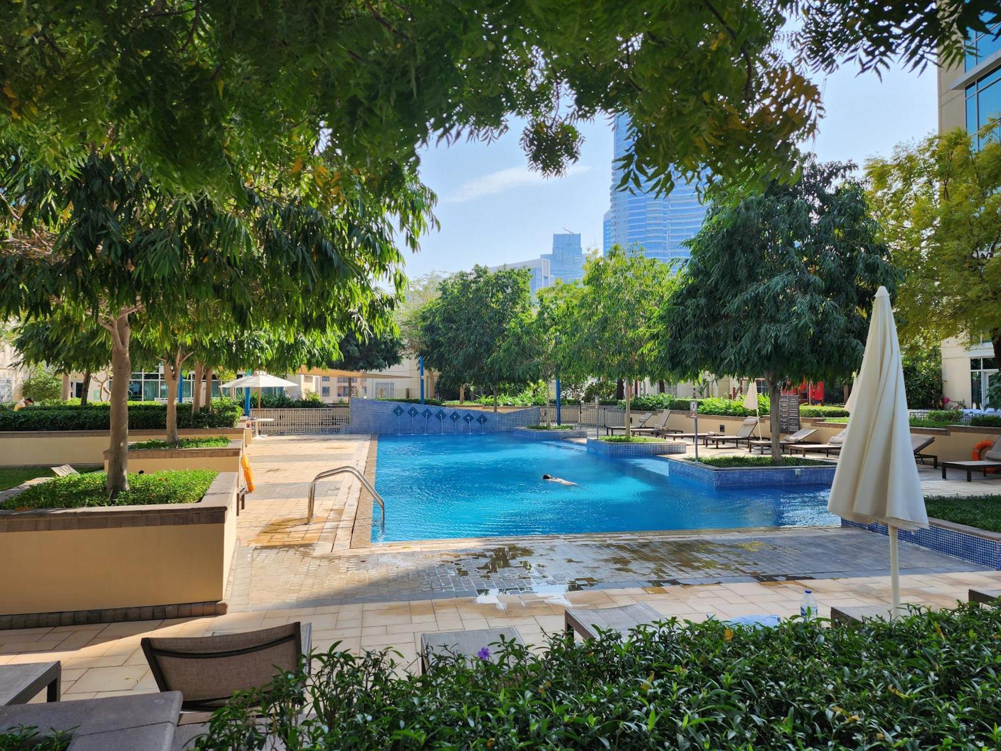 Апартаменты Downtown Oasis, Burj Khalifa Views, Luxury Amenities Дубай Экстерьер фото